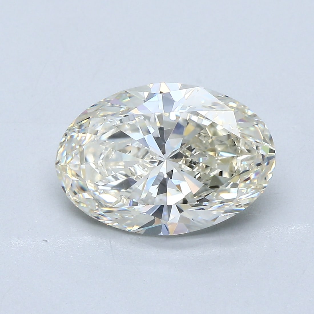 Loose Diamond - OVAL 3.01ct K VS2: Loose Diamond - OVAL 3.01ct K VS2 Source: Natural Mined Diamond Shape: OVAL Carats: 3.01 Color: K Clarity: VS2 Certification: GIA Condition: Pre-Owned PLEASE NOTE: Framed, Large, or heavy items do not