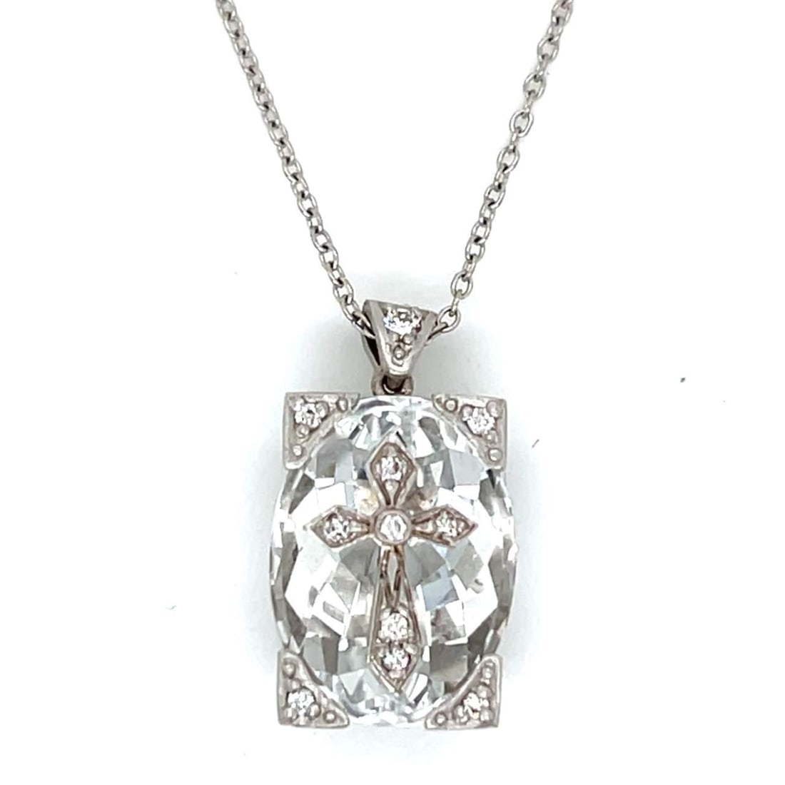 S. COLEE 18K White Gold Diamond Necklace 0.25 Ct Pendant 0.75 in Chain 18 in: S. COLEE 18K White Gold Diamond Necklace 0.25 Ct Pendant 0.75 in Chain 18 in This stunning S. COLEE necklace is crafted from 18K white gold and features a beautiful pendant set with 11 diamonds. The t