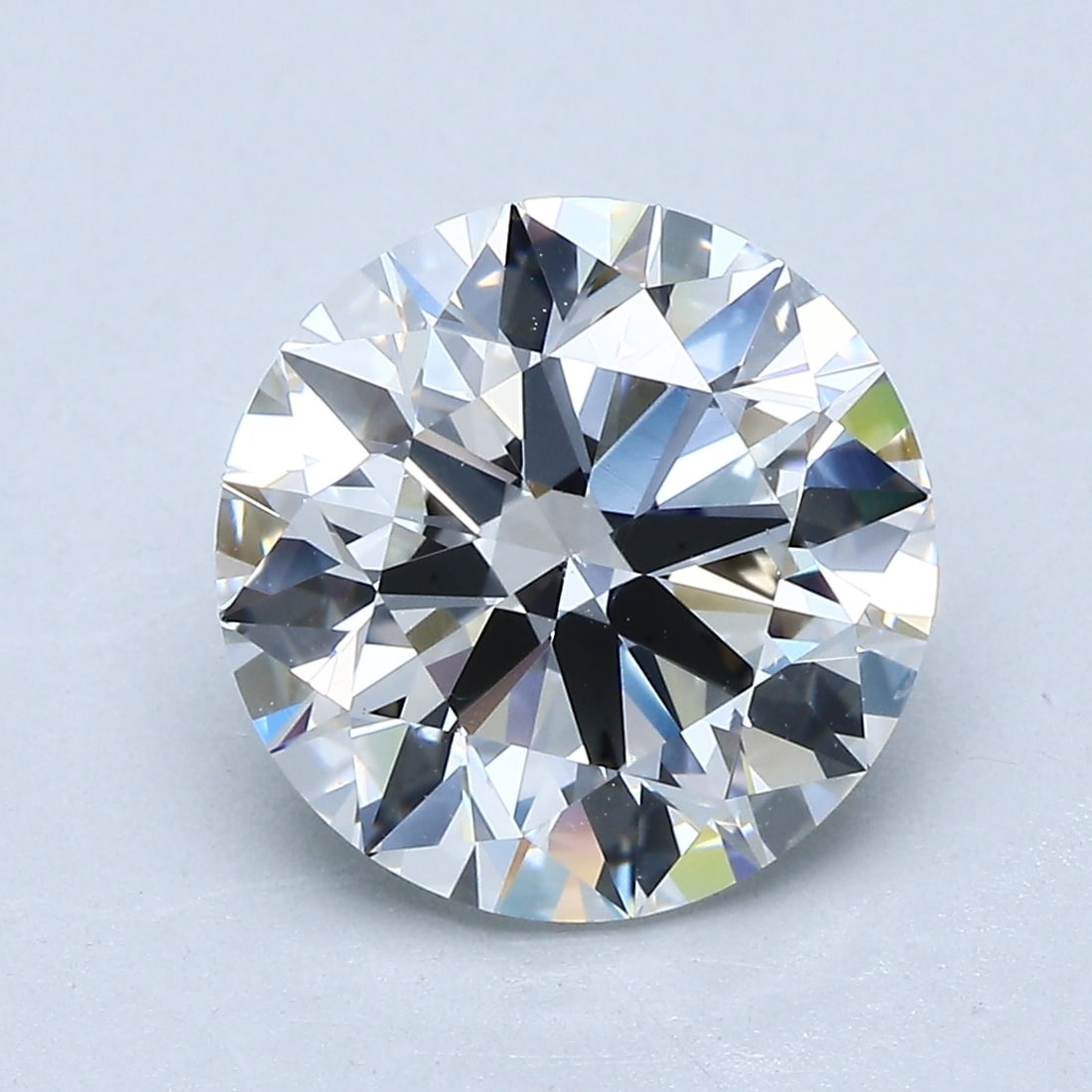 Loose Diamond - Round 4.02ct G VS2: Loose Diamond - Round 4.02ct G VS2 Source: Natural Mined Diamond Shape: Round Carats: 4.02 Color: G Clarity: VS2 Certification: GIA Condition: Pre-Owned PLEASE NOTE: Framed, Large, or heavy items do n