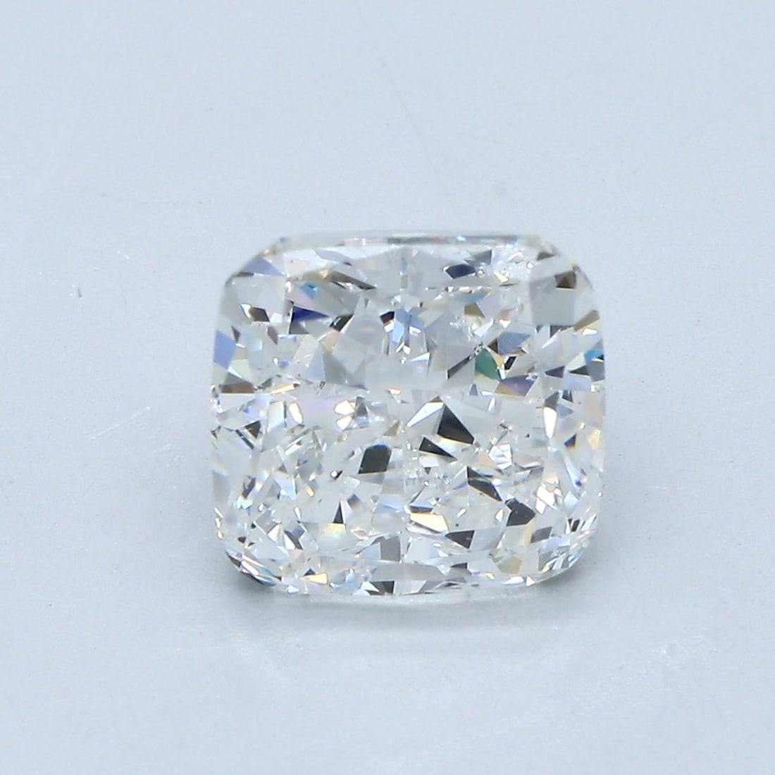 Loose Diamond - CUSHION 3.01ct H SI1: Loose Diamond - CUSHION 3.01ct H SI1 Source: Natural Mined Diamond Shape: CUSHION Carats: 3.01 Color: H Clarity: SI1 Certification: GIA Condition: Pre-Owned PLEASE NOTE: Framed, Large, or heavy items