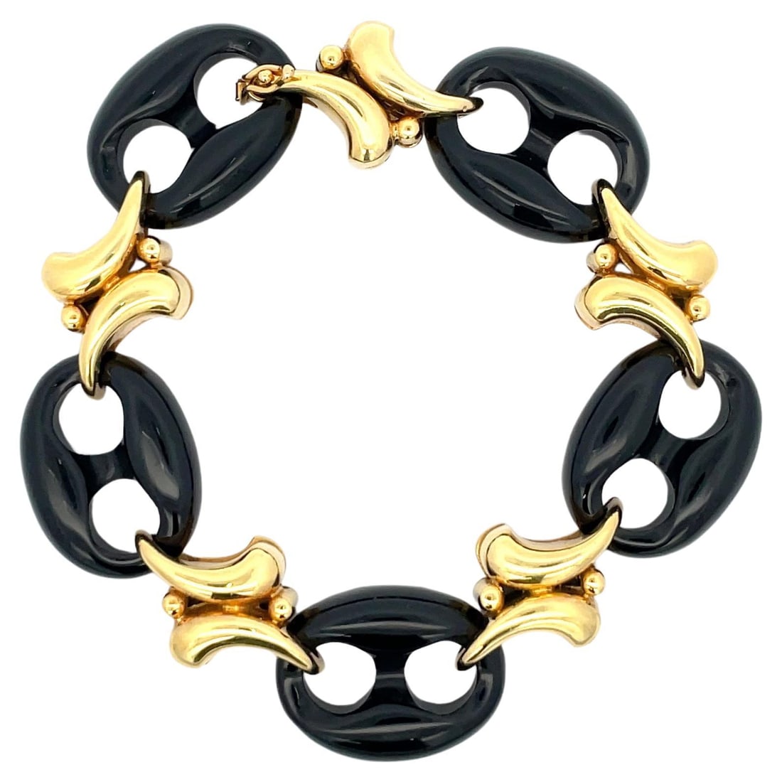 Harbor Diamonds Contemporary 14K Yellow Gold Mariner Onyx Bracelet 50.6g: Harbor Diamonds Contemporary 14K Yellow Gold Mariner Onyx Bracelet 50.6g This stunning Mariner Black Onyx Bracelet is a contemporary piece crafted from luxurious 14 karat yellow gold, featuring elegan