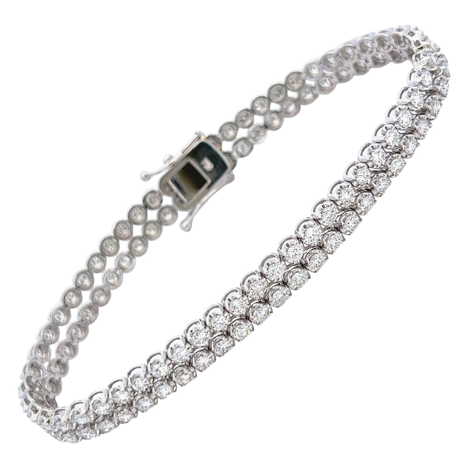 Exquisite 5.18ct Two-Row Diamond Tennis Bracelet 18k White Gold: Exquisite 5.18ct Two-Row Diamond Tennis Bracelet 18k White Gold This exquisite two-row diamond tennis bracelet showcases a total of 108 round-cut diamonds, weighing 5.18 carats. Crafted from 18k white