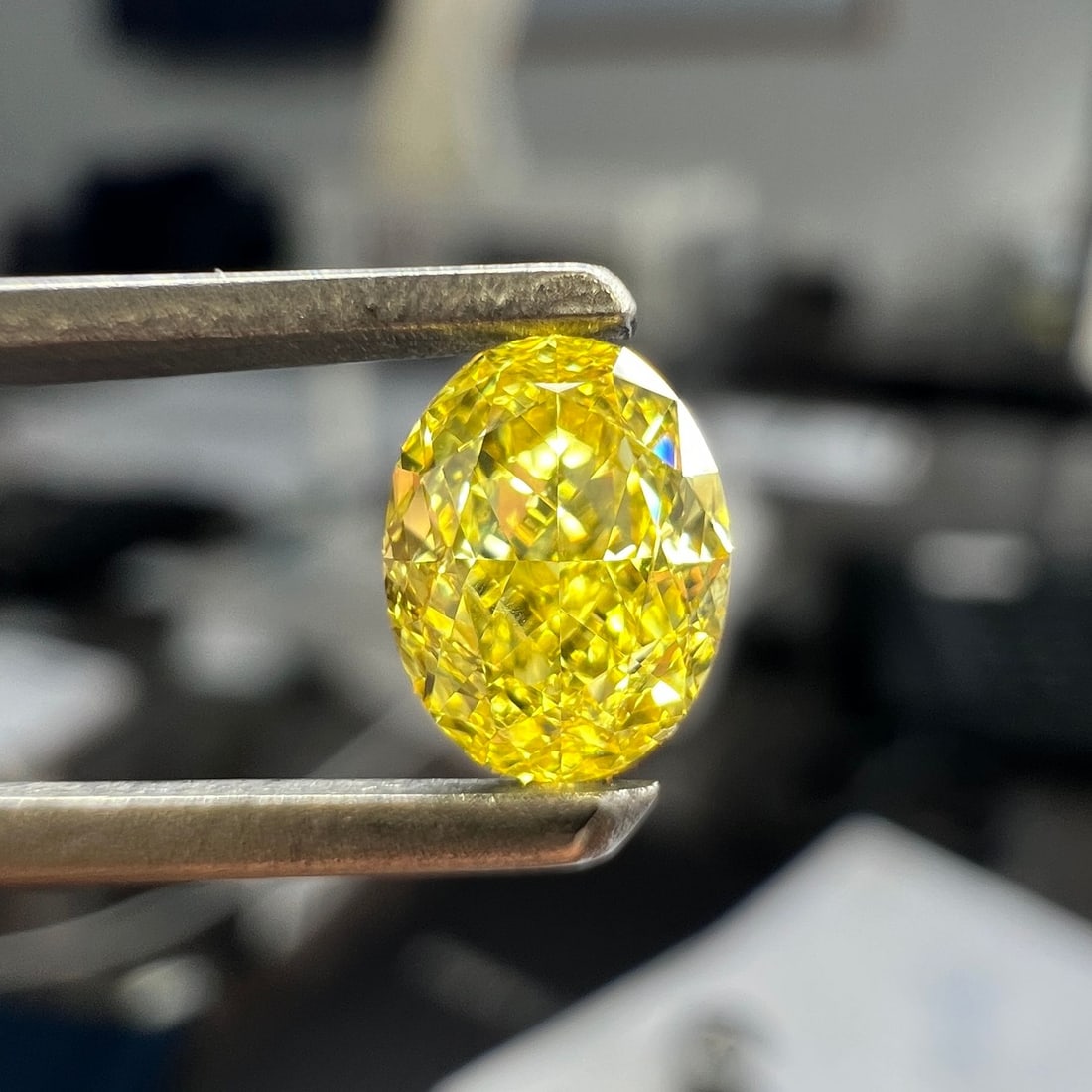 Loose Diamond - OVAL 0.5ct Fancy Vivid Yellow VVS1: Loose Diamond - OVAL 0.5ct Fancy Vivid Yellow VVS1 Source: Natural Shape: OVAL Carats: 0.5 Color: Fancy Vivid Yellow Certification: GIA PLEASE NOTE: Framed, Large, or heavy items do not have shipping