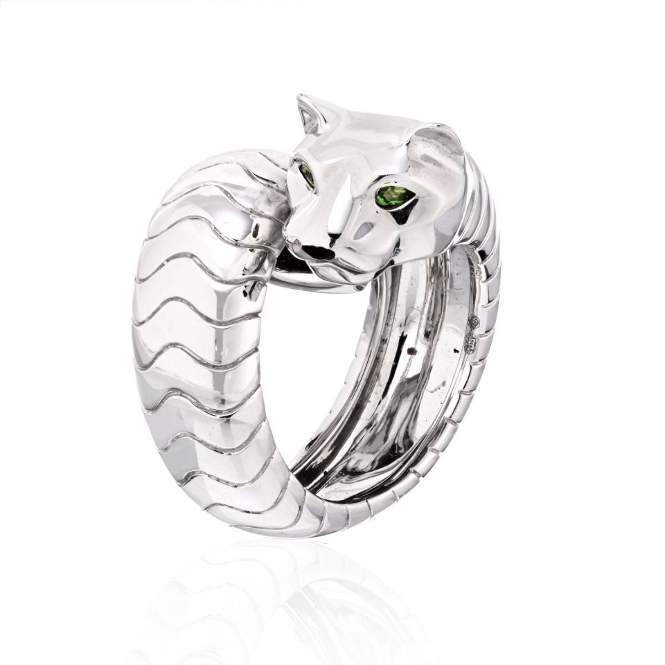 Cartier Lakarda 18K White Gold Onyx Tsavorite Ring: Cartier Lakarda 18K White Gold Onyx Tsavorite Ring Discover the elegance of the Cartier 18K White Gold High Polished Panthere Lakarda Ring, an exquisite piece from the renowned "Lakarda" collection. C