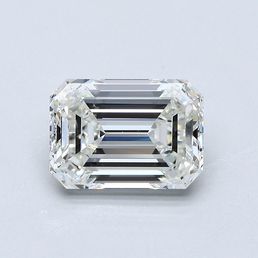 Loose Diamond - EMERALD 3.01ct H VVS1: Loose Diamond - EMERALD 3.01ct H VVS1 Source: Natural Mined Diamond Shape: EMERALD Carats: 3.01 Color: H Clarity: VVS1 Certification: GIA Condition: Pre-Owned PLEASE NOTE: Framed, Large, or heavy item