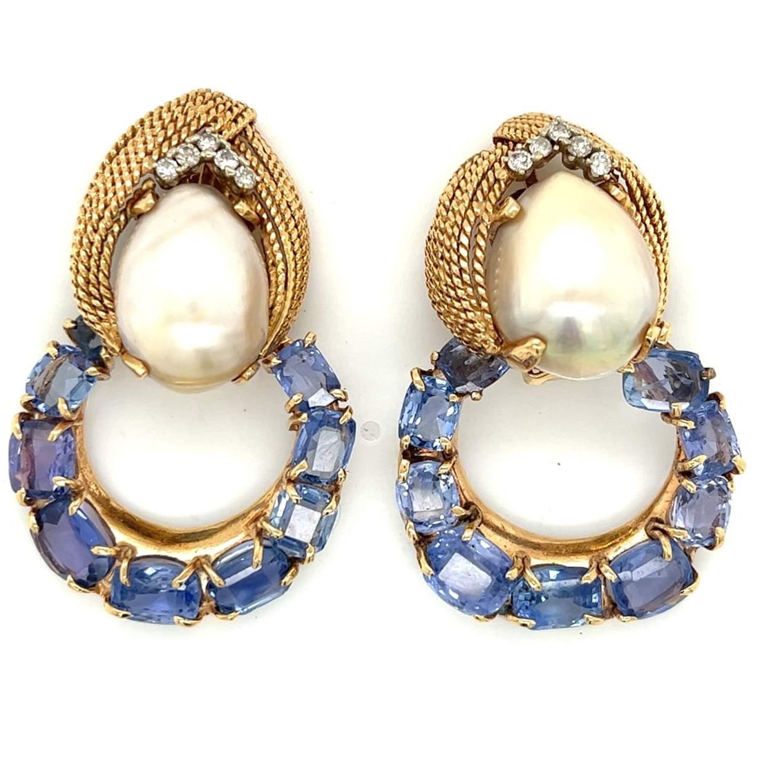 Elegant 14K Yellow Gold Ceylon No-heat Sapphire South Sea Pearl Earrings: Elegant 14K Yellow Gold Ceylon No-heat Sapphire South Sea Pearl Earrings Elevate your elegance with these stunning 14K Yellow Gold earrings, featuring exquisite Ceylon no-heat sapphires and luxurious