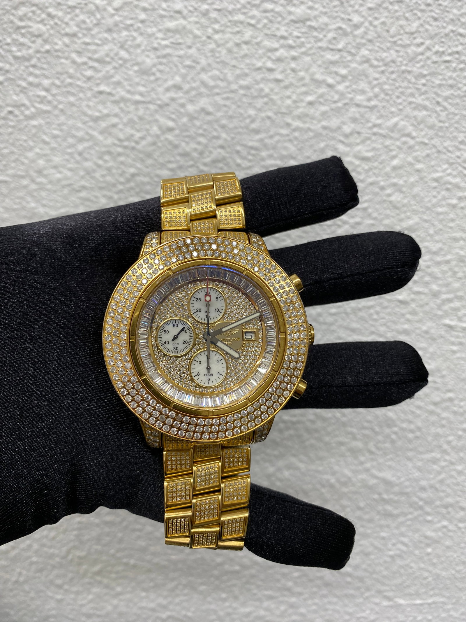 Breitling Super Avenger A13370 Yellow Plated Diamond Dial and Bracelet Watch: Breitling Super Avenger A13370 Yellow Plated Diamond Dial and Bracelet Watch This Breitling Super Avenger watch features a diamond dial and is equipped with a yellow plated diamond bezel and bracelet.
