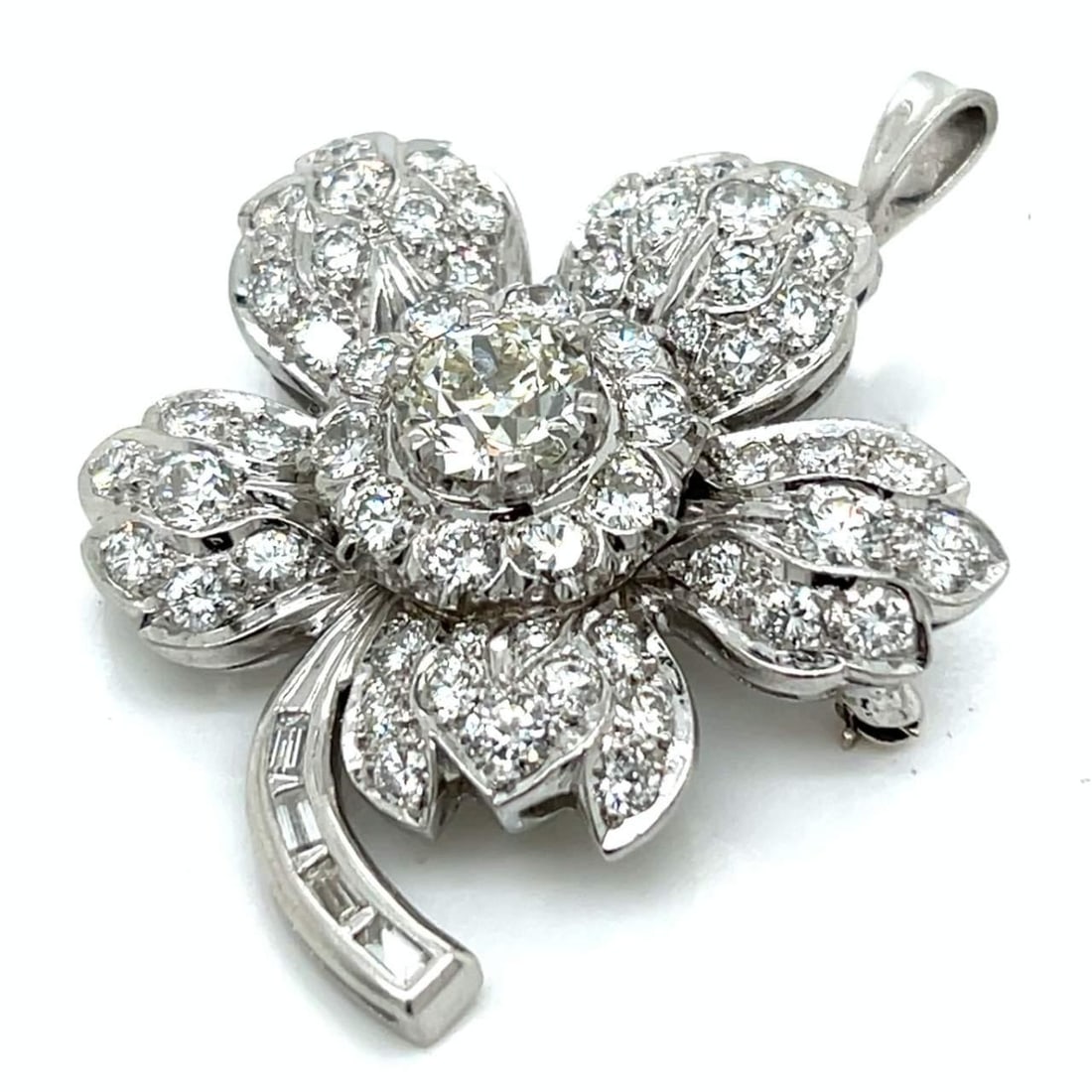 1960's Platinum Deco Diamond Brooch Pendant 1.85 Ct Center 62 Diamonds: 1960's Platinum Deco Diamond Brooch Pendant 1.85 Ct Center 62 Diamonds This exquisite 1960's Platinum Deco Style Diamond Brooch/Pendant is a stunning example of vintage elegance. Weighing 25.2 grams,