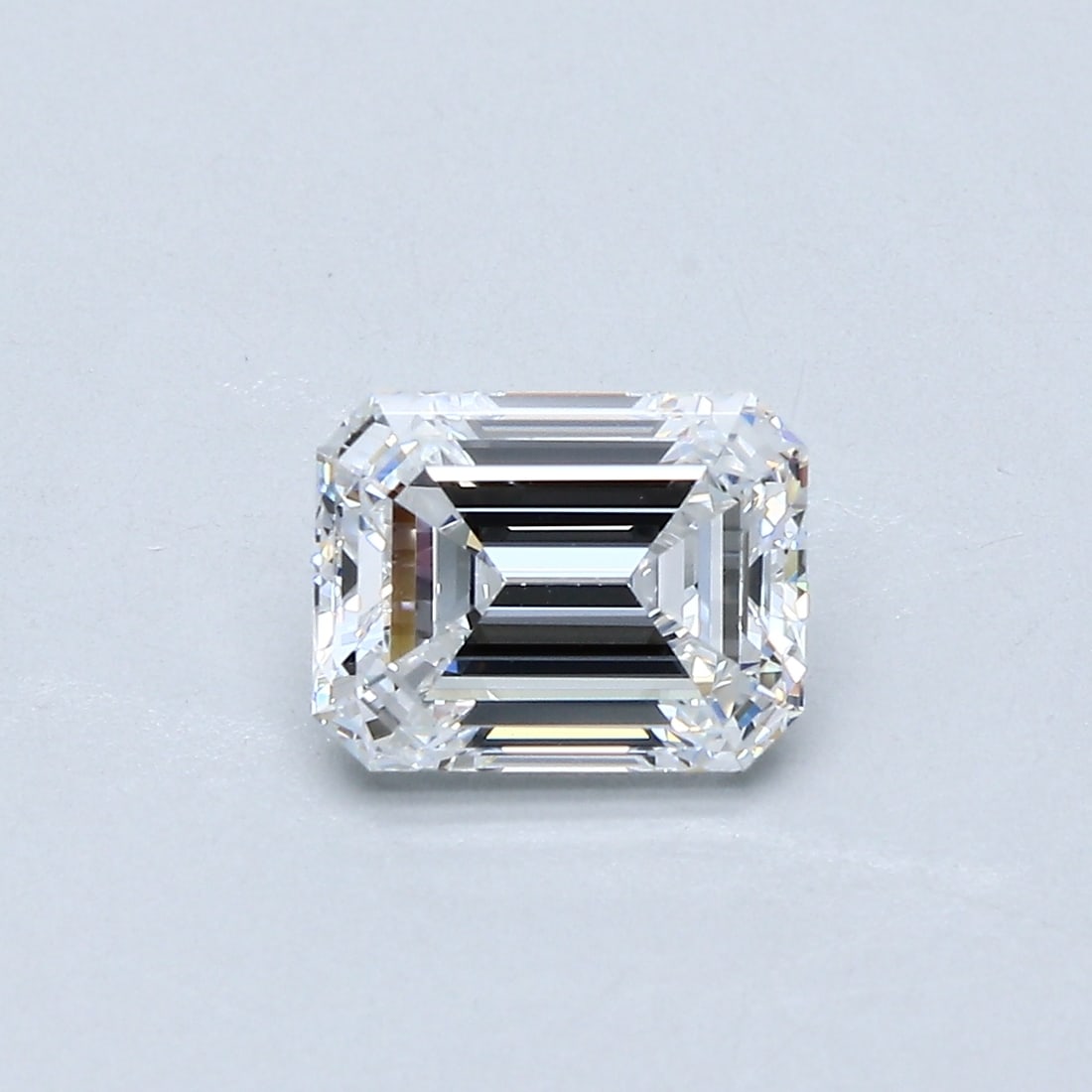 Loose Diamond - EMERALD 1.5ct D VVS1: Loose Diamond - EMERALD 1.5ct D VVS1 Source: Natural Mined Diamond Shape: EMERALD Carats: 1.5 Color: D Clarity: VVS1 Certification: GIA Condition: Pre-Owned PLEASE NOTE: Framed, Large, or heavy items