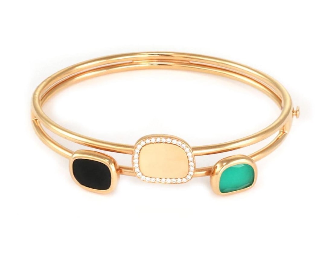 Roberto Coin 18K Rose Gold Bangle With Black Jade Green Agate and Diamonds: Roberto Coin 18K Rose Gold Bangle With Black Jade Green Agate and Diamonds This authentic Roberto Coin bangle bracelet is crafted from 18k rose gold and features a striking design adorned with polishe