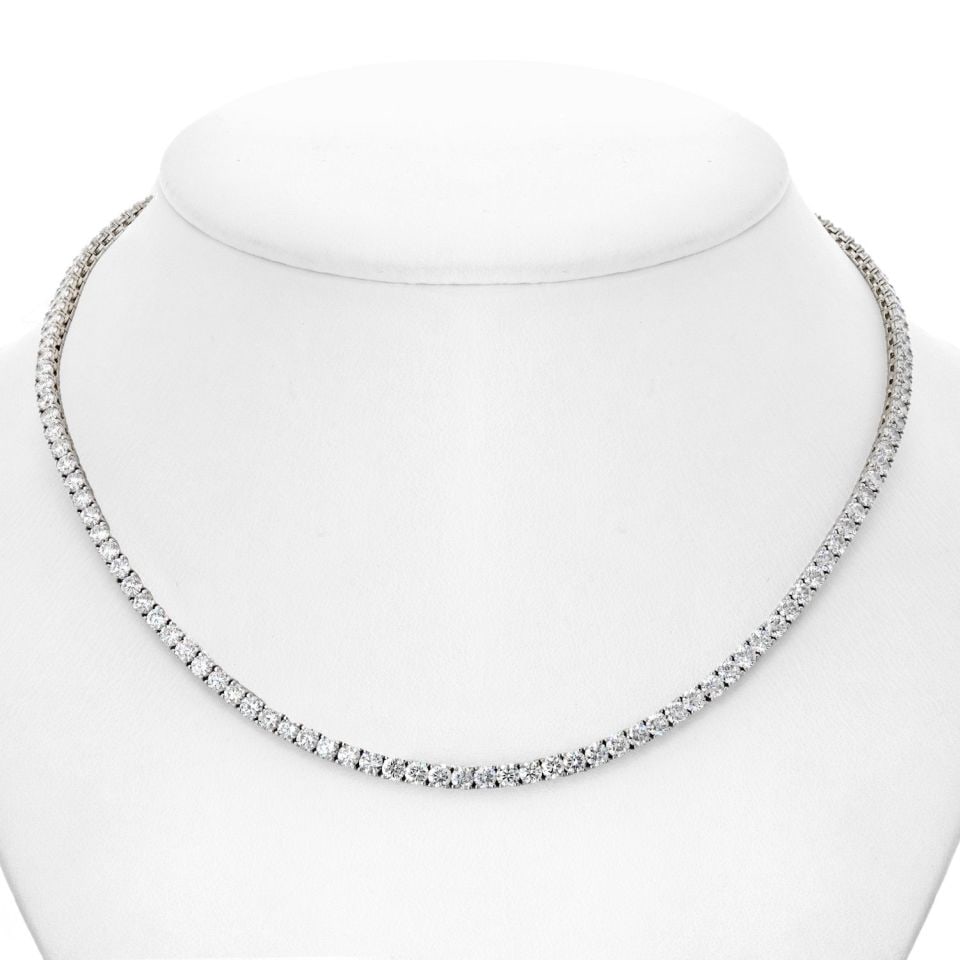 15.45cttw Round Cut Diamond Riviera Necklace in 14K White Gold: 15.45cttw Round Cut Diamond Riviera Necklace in 14K White Gold Elevate your jewelry collection with this stunning 15.45cttw Round Diamond Riviera Necklace, expertly crafted in 14K white gold. This exq