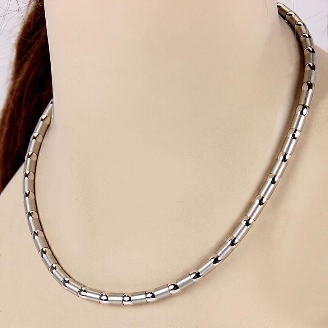 18k White Gold Chain Necklace by Zancan with Polished and Brushed Finish: 18k White Gold Chain Necklace by Zancan with Polished and Brushed Finish This authentic Zancan necklace is expertly crafted in solid 18k white gold, featuring a bold chain design with both polished an