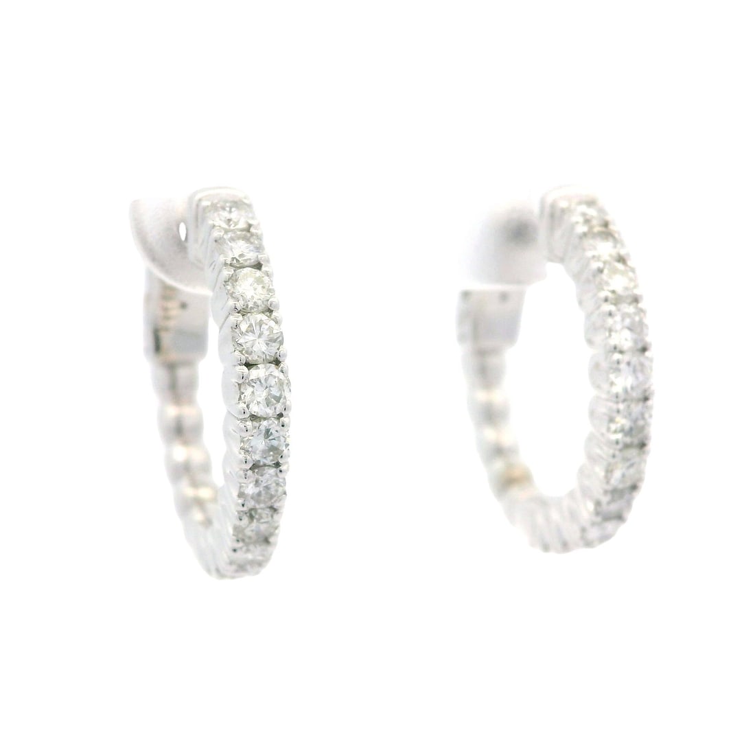 14K White Gold Diamond 0.92ctw Classic Hoop Earrings: 14K White Gold Diamond 0.92ctw Classic Hoop Earrings Elevate your style with these exquisite 14k White Gold Diamond Classic Medium Hoop Earrings. Featuring 22 natural, genuine round brilliant cut diam