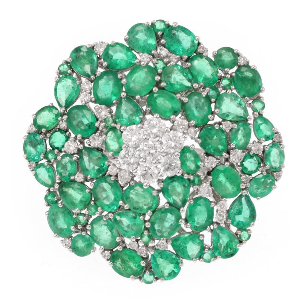 Stunning 12.10ct Emerald Diamond Floral Ring in 18k White Gold Size 7: Stunning 12.10ct Emerald Diamond Floral Ring in 18k White Gold Size 7 This stunning floral ring is crafted from 18k white gold, showcasing a striking flower design with a polished finish. The top feat
