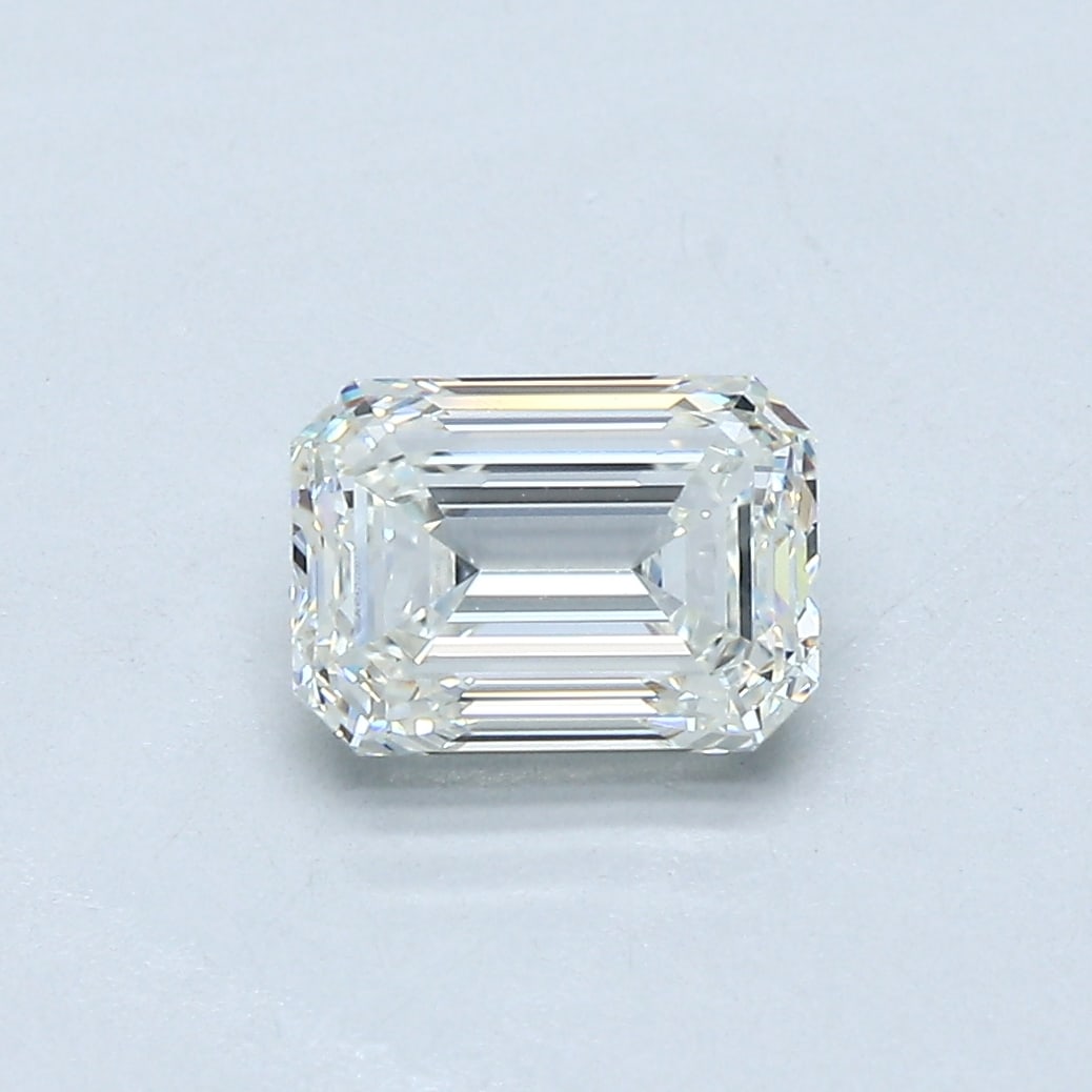 Loose Diamond - EMERALD 1.3ct J VS1: Loose Diamond - EMERALD 1.3ct J VS1 Source: Natural Mined Diamond Shape: EMERALD Carats: 1.3 Color: J Clarity: VS1 Certification: GIA Condition: Pre-Owned PLEASE NOTE: Framed, Large, or heavy items do
