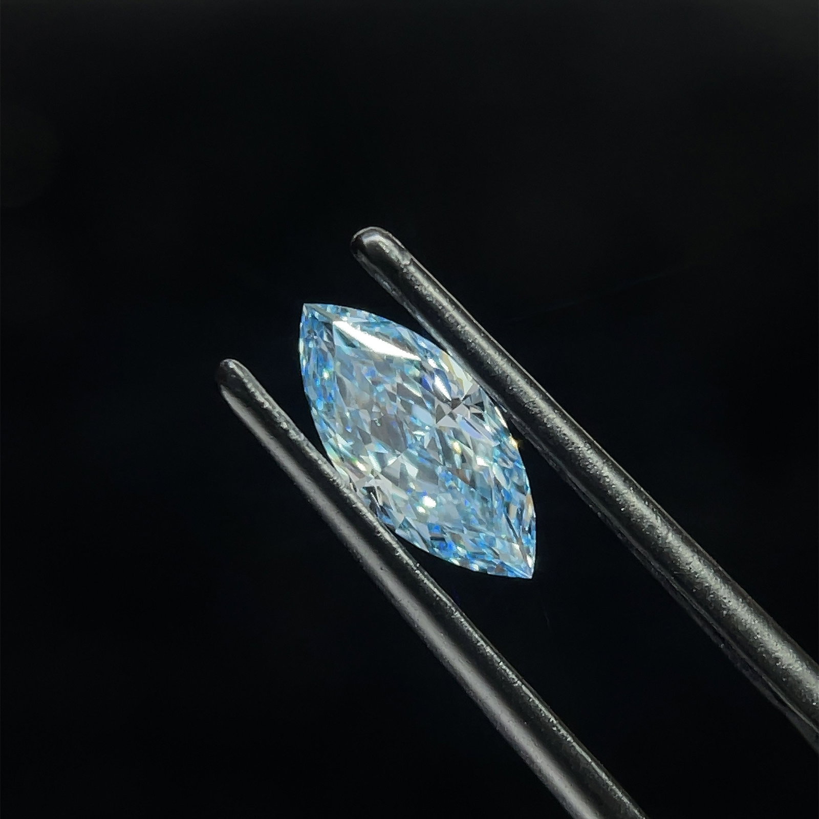Loose Diamond - MARQUISE 1.0ct Fancy Intense Blue VVS2: Loose Diamond - MARQUISE 1.0ct Fancy Intense Blue VVS2 Source: This is a real non-mined Diamond that has been grown in a lab Shape: MARQUISE Carats: 1.0 Color: Fancy Intense Blue Certification: IGI PL