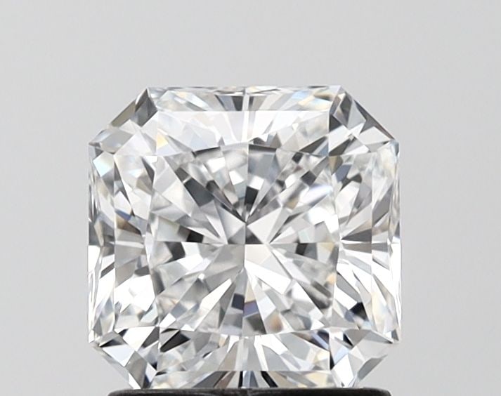 Loose Diamond - SQUARE RADIANT 1.47ct D VS1: Loose Diamond - SQUARE RADIANT 1.47ct D VS1 Source: This is a real non-mined Diamond that has been grown in a lab Shape: SQUARE RADIANT Carats: 1.47 Color: D Clarity: VS1 Certification: IGI Video: