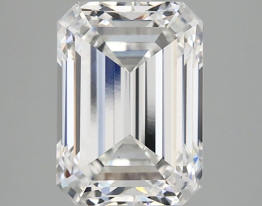 Loose Diamond - EMERALD 3.09ct E VS1: Loose Diamond - EMERALD 3.09ct E VS1 Source: This is a real non-mined Diamond that has been grown in a lab Shape: EMERALD Carats: 3.09 Color: E Clarity: VS1 Certification: IGI Video: