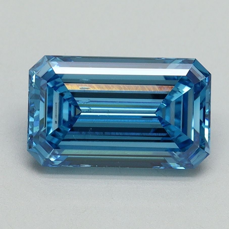 Loose Diamond - EMERALD 2.02ct Fancy Vivid Blue VS2: Loose Diamond - EMERALD 2.02ct Fancy Vivid Blue VS2 Source: This is a real non-mined Diamond that has been grown in a lab Shape: EMERALD Carats: 2.02 Color: Fancy Vivid Blue Certification: IGI Video: