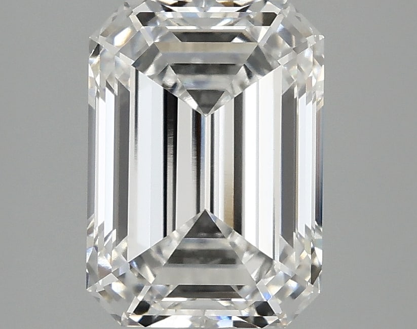 Loose Diamond - EMERALD 3.06ct E VVS2: Loose Diamond - EMERALD 3.06ct E VVS2 Source: This is a real non-mined Diamond that has been grown in a lab Shape: EMERALD Carats: 3.06 Color: E Clarity: VVS2 Certification: IGI Condition: Pre-Owned P