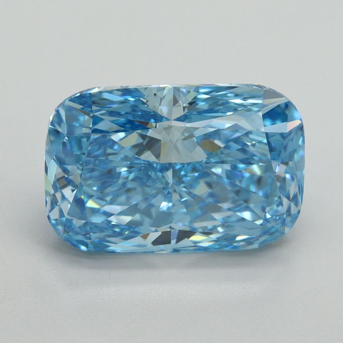 Loose Diamond - CUSHION BRILLIANT 5.05ct Fancy Vivid Blue VS1: Loose Diamond - CUSHION BRILLIANT 5.05ct Fancy Vivid Blue VS1 Source: This is a real non-mined Diamond that has been grown in a lab Shape: CUSHION BRILLIANT Carats: 5.05 Color: Fancy Vivid Blue Certif