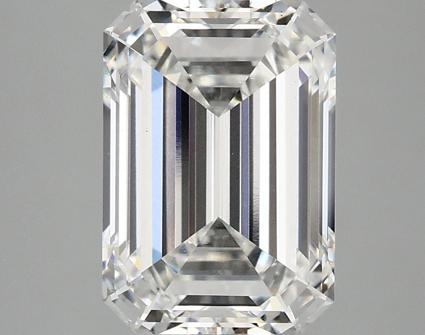 Loose Diamond - EMERALD 3.1ct E VS1: Loose Diamond - EMERALD 3.1ct E VS1 Source: This is a real non-mined Diamond that has been grown in a lab Shape: EMERALD Carats: 3.1 Color: E Clarity: VS1 Certification: IGI Video: