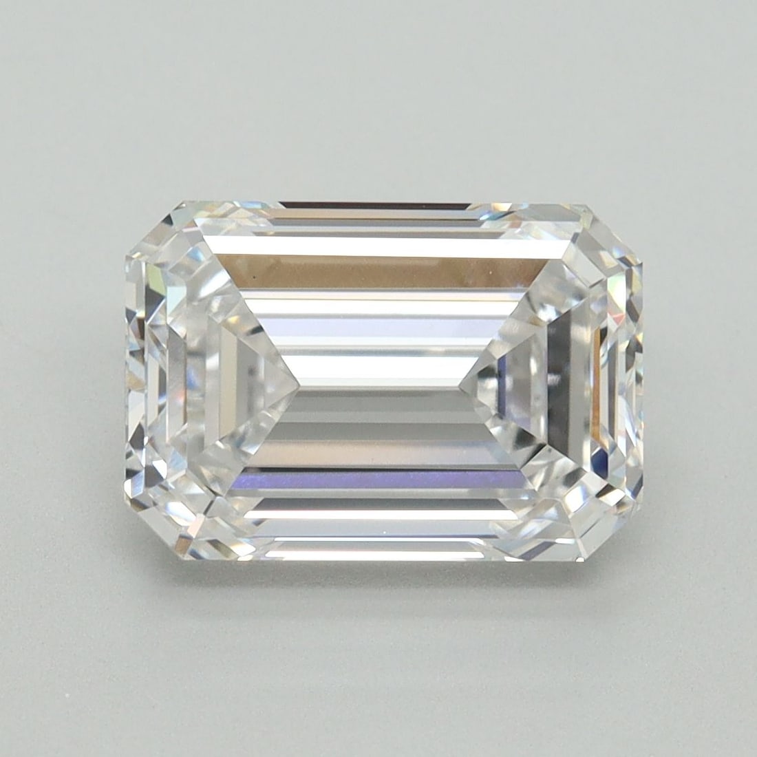 Loose Diamond - EMERALD 3.52ct D VS1: Loose Diamond - EMERALD 3.52ct D VS1 Source: This is a real non-mined Diamond that has been grown in a lab Shape: EMERALD Carats: 3.52 Color: D Clarity: VS1 Certification: IGI Video: