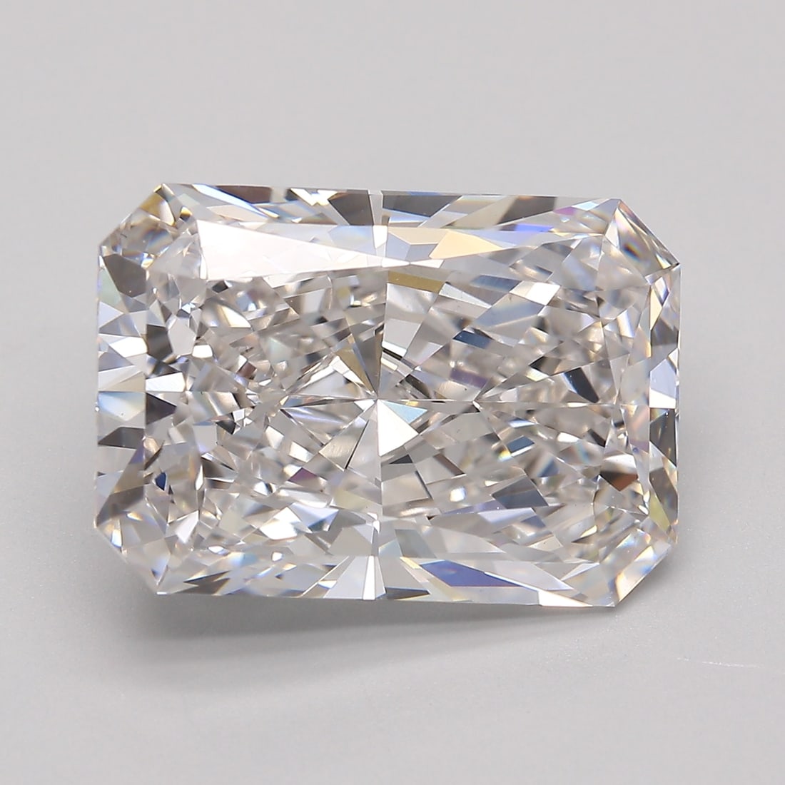 Loose Diamond - RADIANT 9.11ct G VS1: Loose Diamond - RADIANT 9.11ct G VS1 Source: This is a real non-mined Diamond that has been grown in a lab Shape: RADIANT Carats: 9.11 Color: G Clarity: VS1 Certification: GIA Condition: Pre-Owned PLE