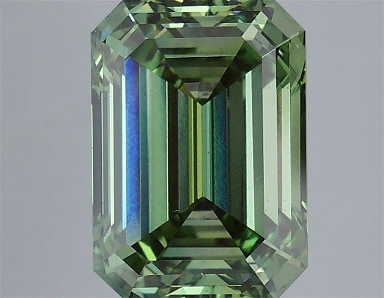 Loose Diamond - EMERALD 4.09ct Fancy Vivid Green VS1: Loose Diamond - EMERALD 4.09ct Fancy Vivid Green VS1 Source: This is a real non-mined Diamond that has been grown in a lab Shape: EMERALD Carats: 4.09 Color: Fancy Vivid Green Certification: IGI Video