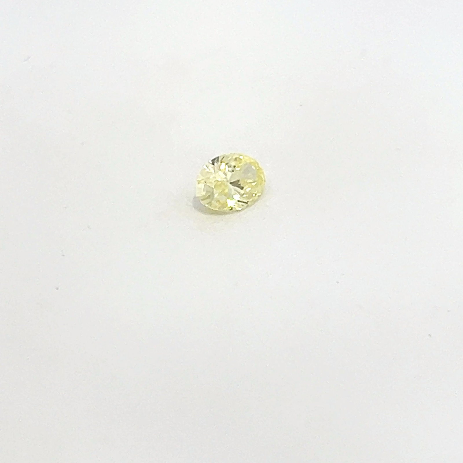 Loose Diamond - OVAL 0.45ct Fancy Yellow VS1: Loose Diamond - OVAL 0.45ct Fancy Yellow VS1 Source: This is a real non-mined Diamond that has been grown in a lab Shape: OVAL Carats: 0.45 Color: Fancy Yellow Certification: NONE PLEASE NOTE: Framed,