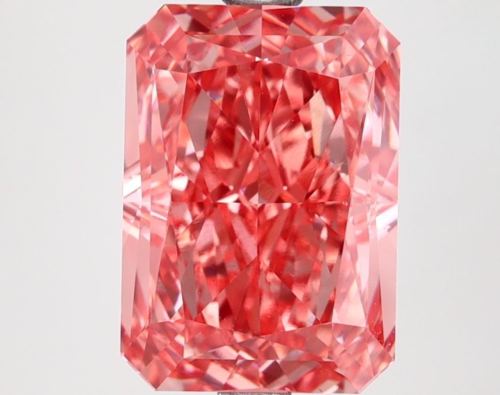 Loose Diamond - RADIANT 3.62ct Fancy Vivid Pink VS1: Loose Diamond - RADIANT 3.62ct Fancy Vivid Pink VS1 Source: This is a real non-mined Diamond that has been grown in a lab Shape: RADIANT Carats: 3.62 Color: Fancy Vivid Pink Certification: IGI Video: