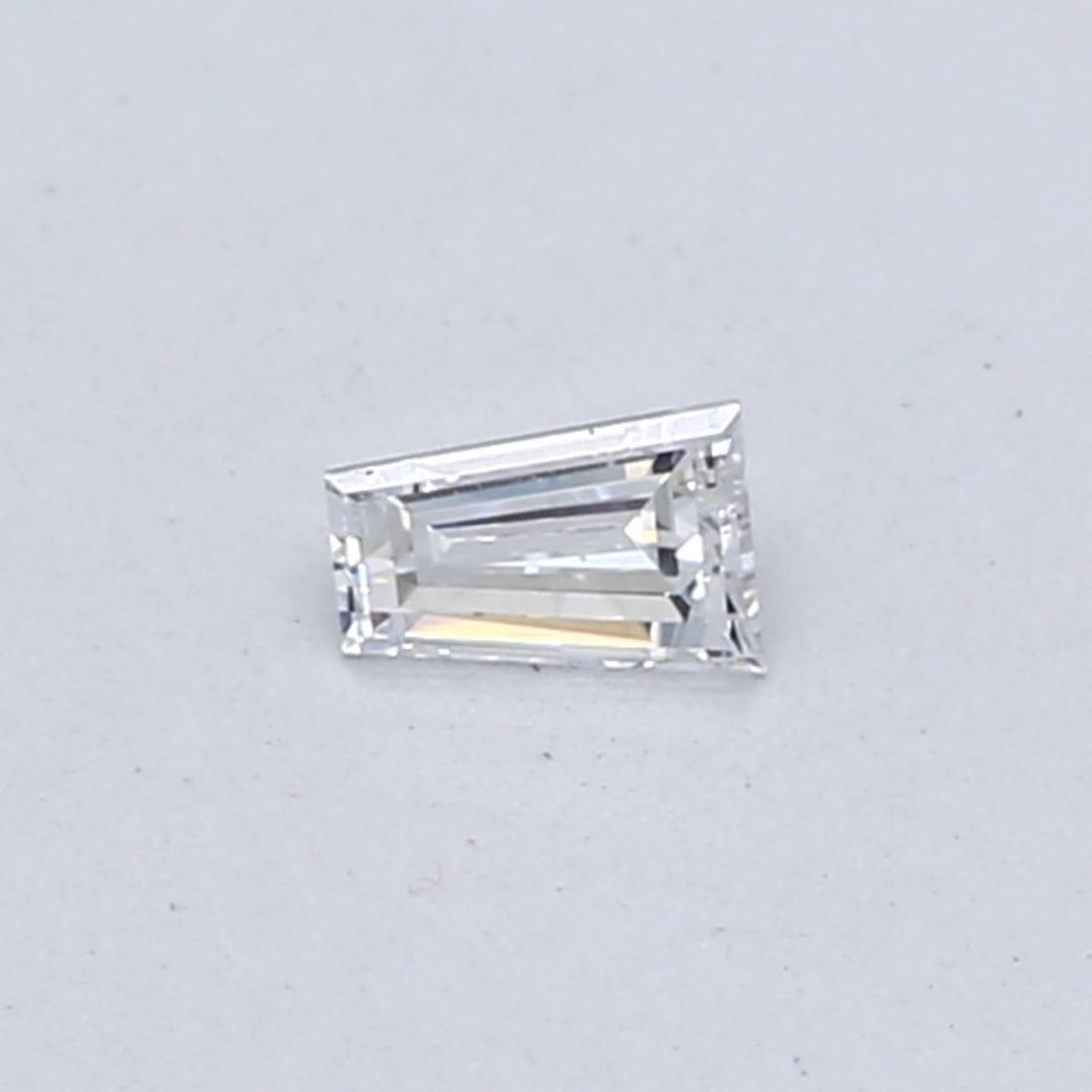 Loose Diamond - TAPERED BAGUETTE 0.16ct F VS1 (1 of 1)