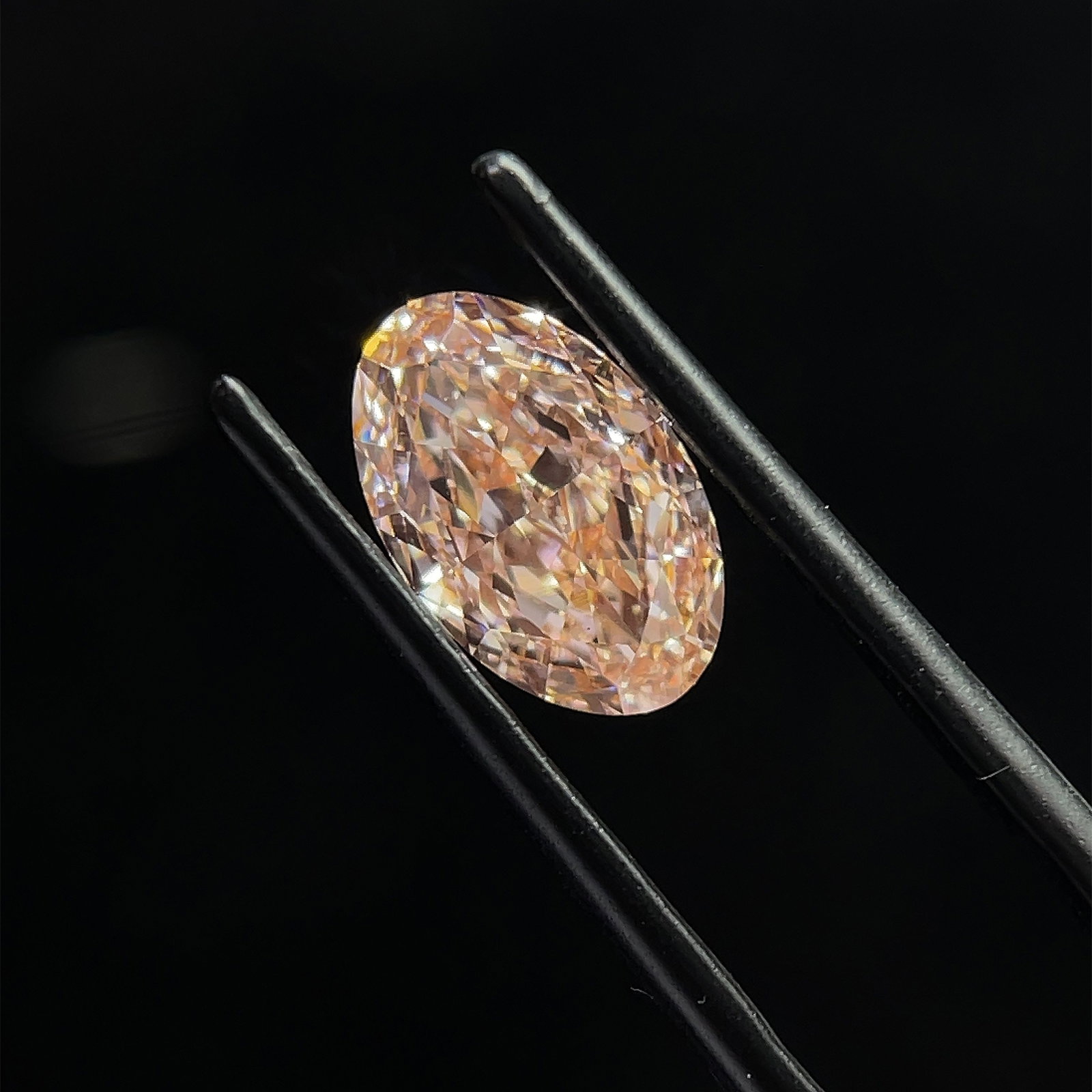 Loose Diamond - OVAL 2.0ct Pink VS1: Loose Diamond - OVAL 2.0ct Pink VS1 Source: This is a real non-mined Diamond that has been grown in a lab Shape: OVAL Carats: 2.0 Color: Pink Certification: NONE PLEASE NOTE: Framed, Large, or