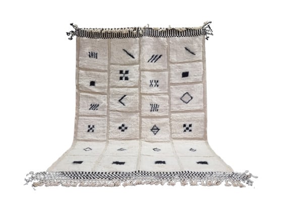 Handmade Checkered White Moroccan Rug 100% Wool 8.20 x 5 Feet: Handmade Checkered White Moroccan Rug 100% Wool 8.20 x 5 Feet Discover the exquisite craftsmanship of this Lovely Checkered White Moroccan Handmade Rug, featuring an engraved geometric pattern that ad