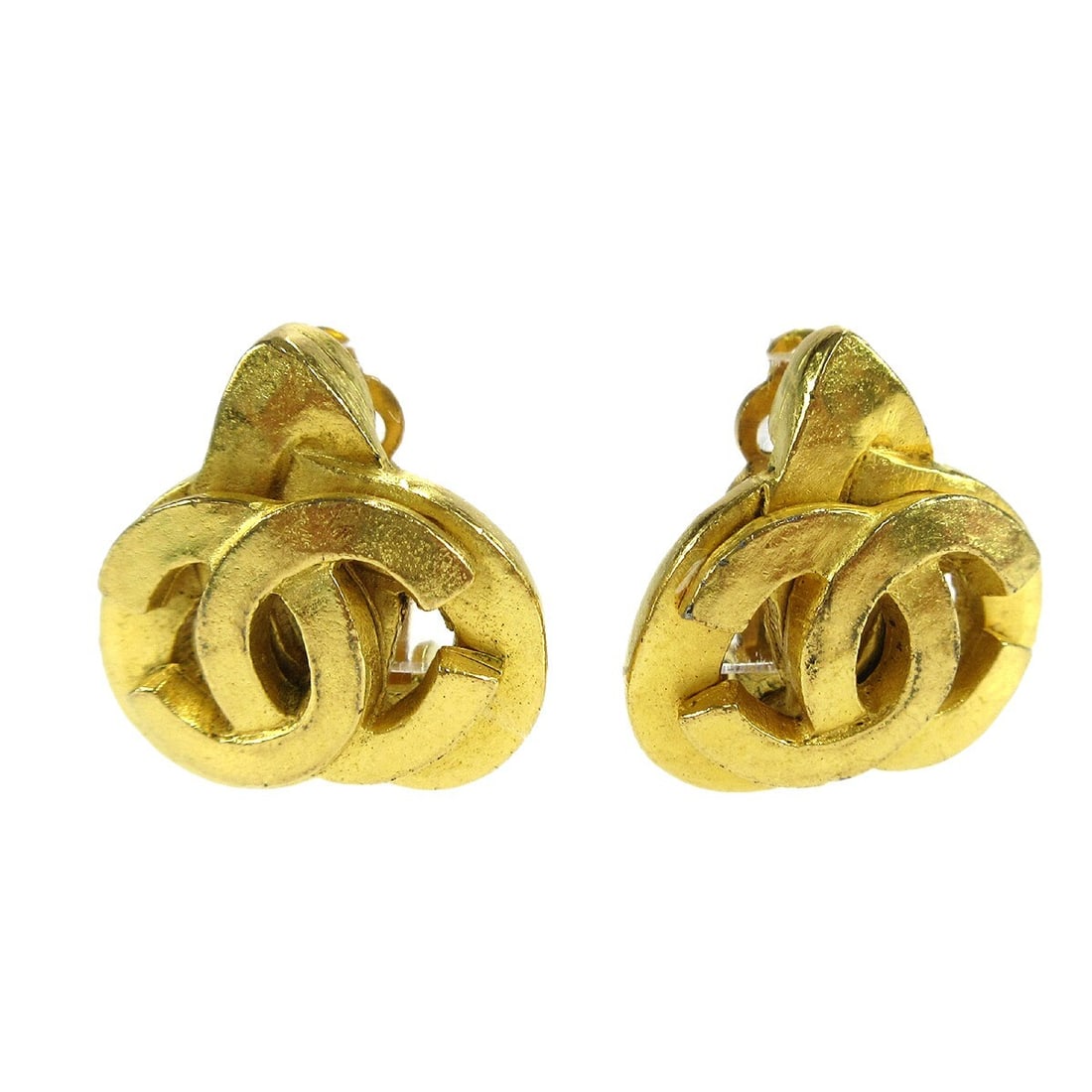 Chanel 97P Heart Clip-On Earrings Gold Button Style: Chanel 97P Heart Clip-On Earrings Gold Button Style These exquisite Chanel clip-on earrings feature a charming heart shape and a classic gold color. Designed in a button style, they embody elegance an