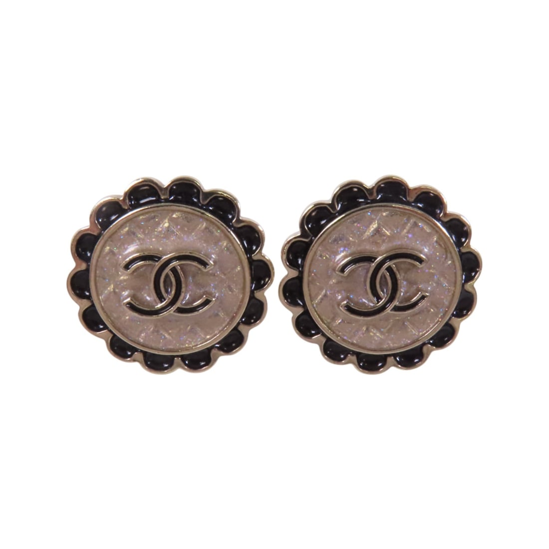 CHANEL CC GHW Pierced Earrings Black Gold Tone: CHANEL CC GHW Pierced Earrings Black Gold Tone Presenting a stunning pair of CHANEL pierced earrings, elegantly designed with a combination of black and gold tone colors. These earrings, crafted in Fr