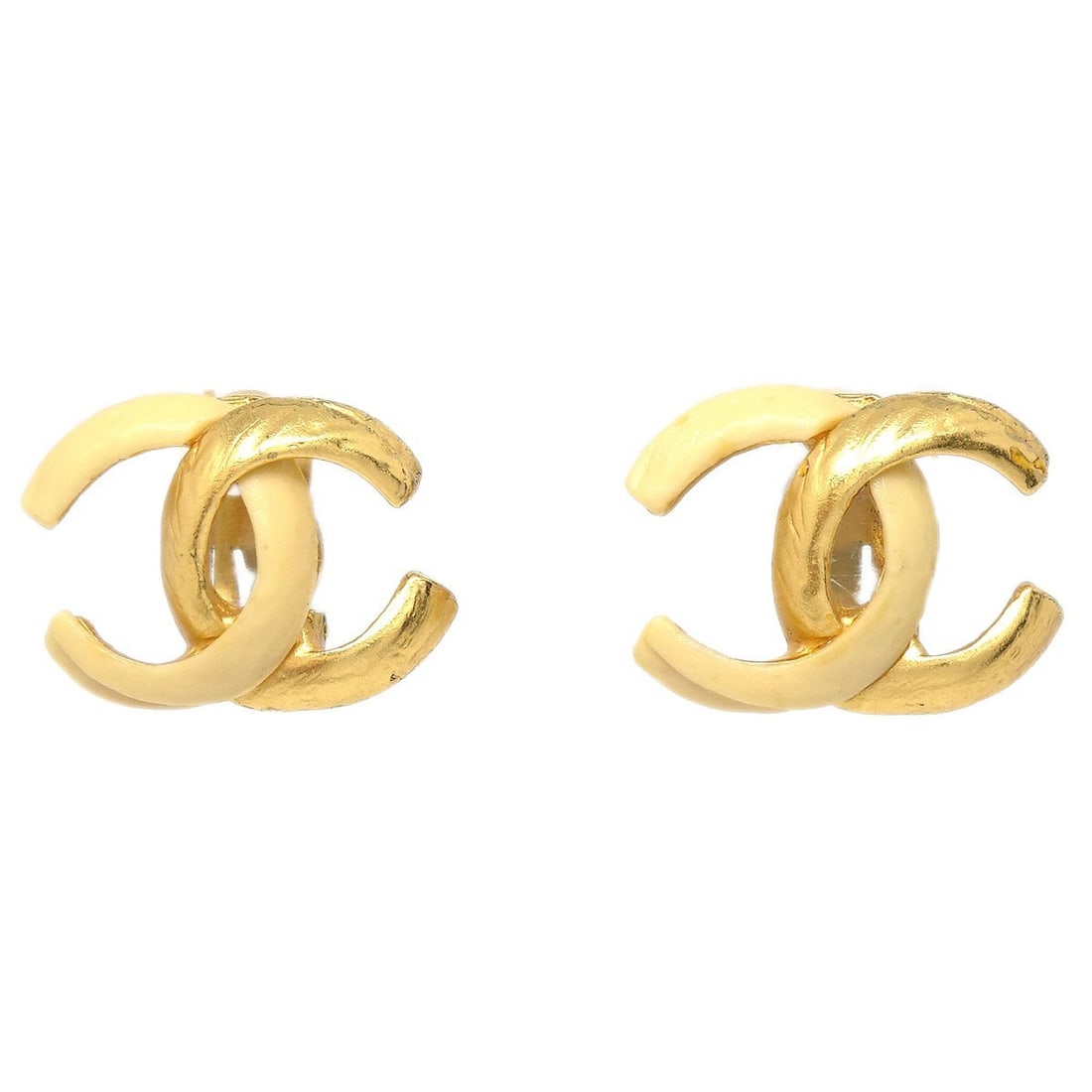 Gold Plated Chanel CC Logo Clip-On Earrings 00T Collection: Gold Plated Chanel CC Logo Clip-On Earrings 00T Collection These Chanel CC clip-on earrings feature the iconic logo design in a gold tone. Crafted with gold-plated metal, they offer a stylish statemen