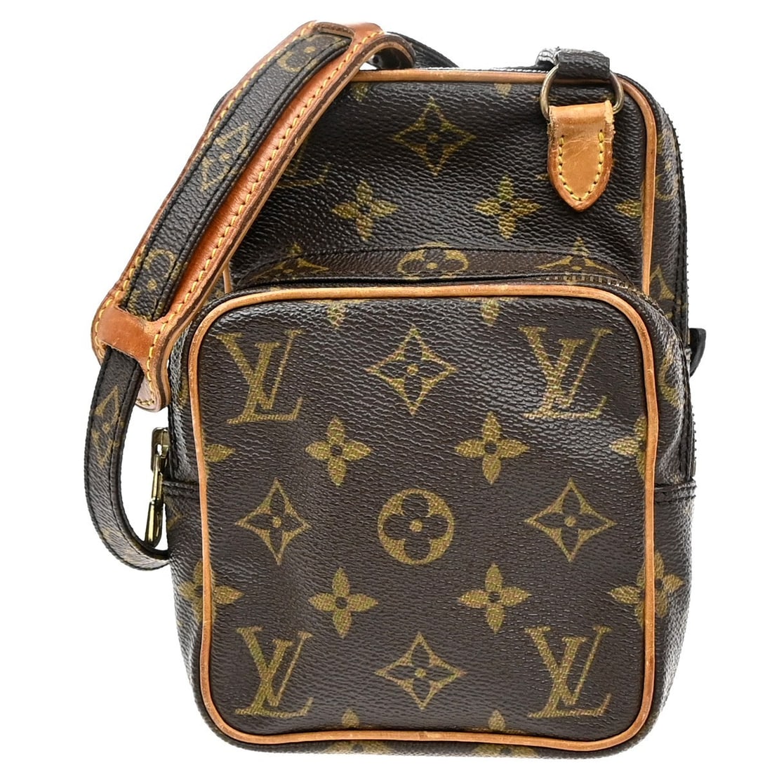 Louis Vuitton Monogram Canvas Amazone Crossbody Bag 12x18x9cm: Louis Vuitton Monogram Canvas Amazone Crossbody Bag 12x18x9cm The Louis Vuitton Amazone Bag features the iconic monogram canvas in a brown color suitable for unisex use. This compact bag measures 12cm