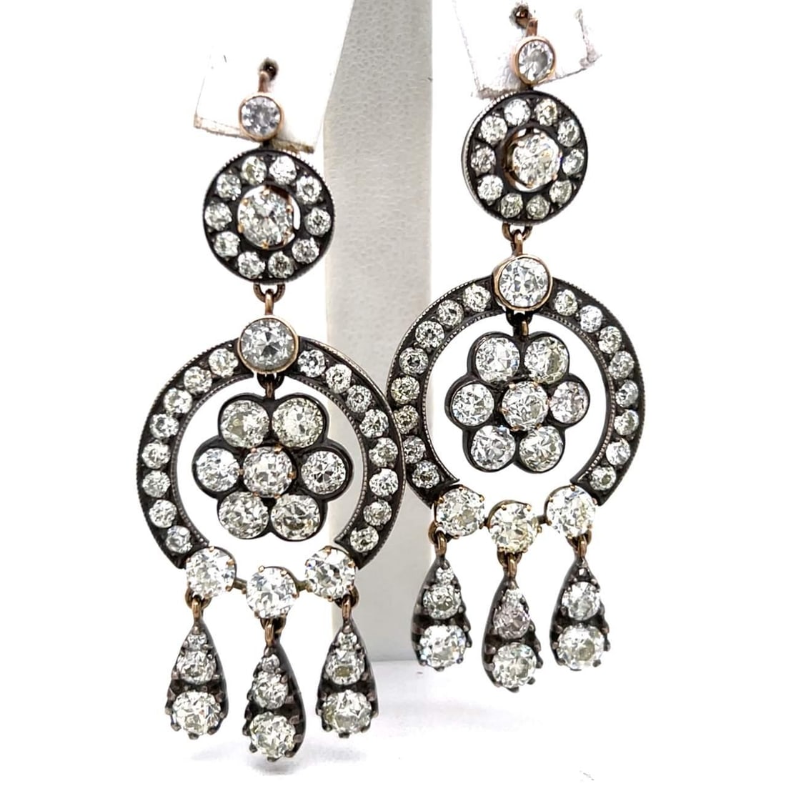 Victorian 18K Gold Silver Earrings 96 Old Mine Diamonds 17.70 Ct: Victorian 18K Gold Silver Earrings 96 Old Mine Diamonds 17.70 Ct These exquisite Victorian earrings are crafted from 18K gold and silver, showcasing a stunning array of 96 Old Mine Diamonds with a tot