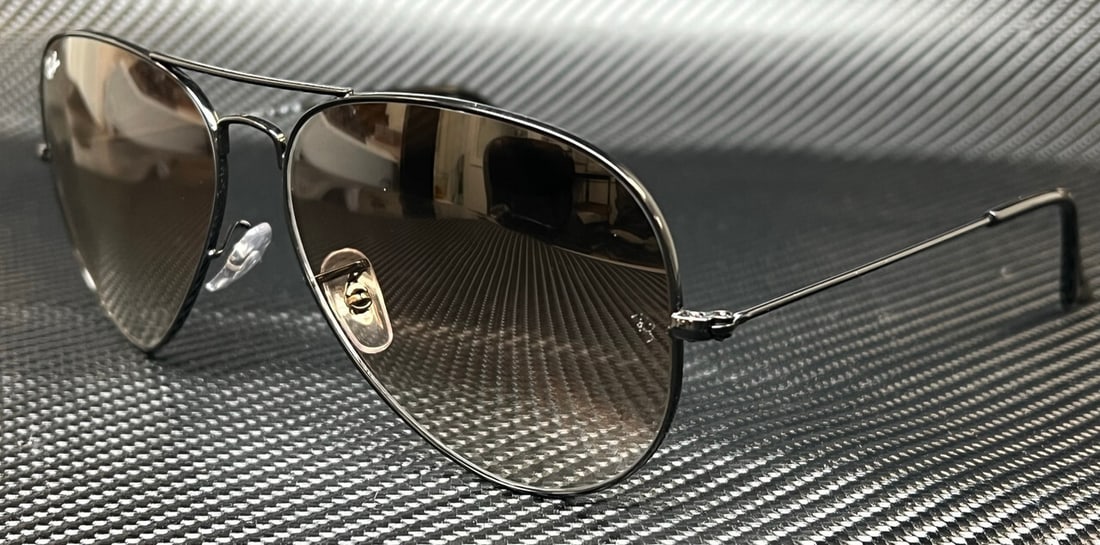 Ray-Ban RB3025 002 51 Black Aviator Sunglasses with Brown Gradient Lenses (1 of 5)