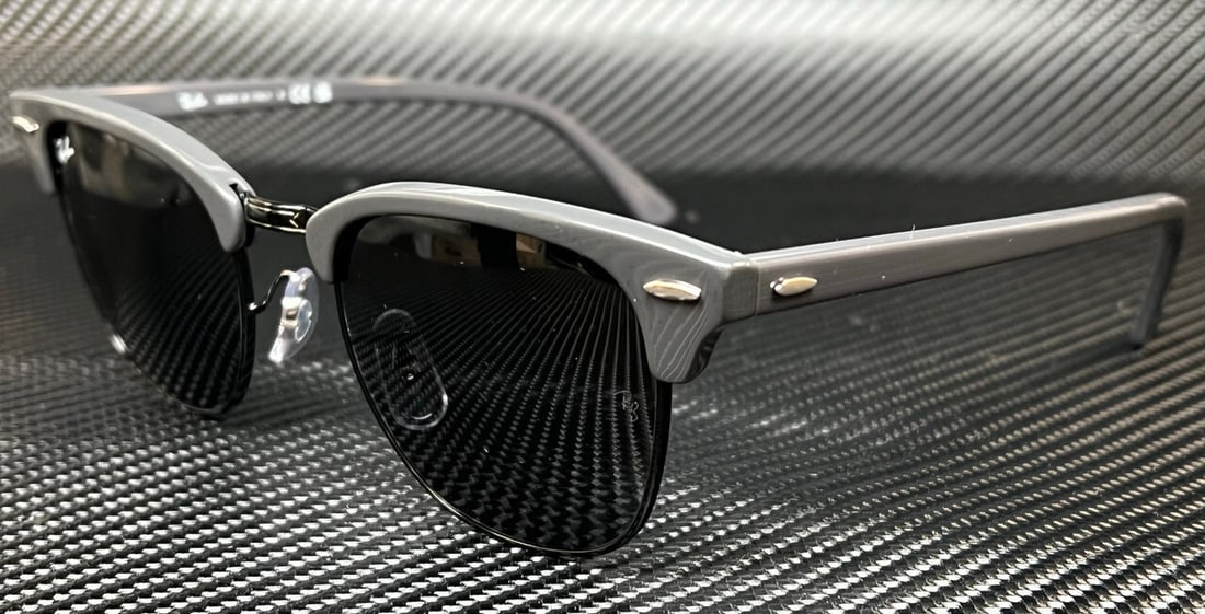 Ray-Ban RB3016 1367B1 Grey Dark Unisex Sunglasses 55mm: Ray-Ban RB3016 1367B1 Grey Dark Unisex Sunglasses 55mm Discover a stylish addition to your eyewear collection with these Ray-Ban RB3016 1367B1 sunglasses. Designed for both men and women, these sungla