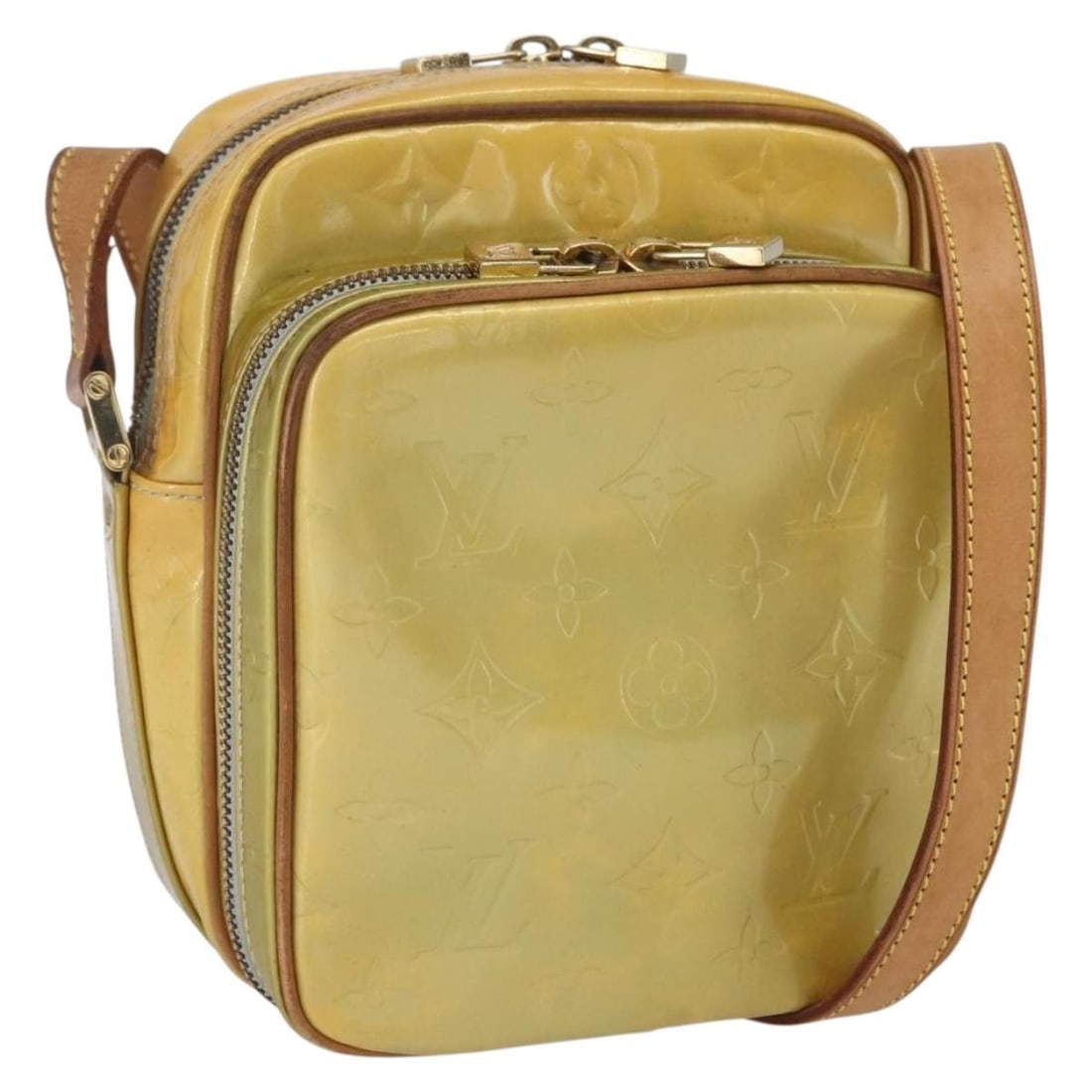 Louis Vuitton Wooster Patent Leather Shoulder Bag Gris M91036 France: Louis Vuitton Wooster Patent Leather Shoulder Bag Gris M91036 France This Louis Vuitton Monogram Vernis Wooster Shoulder Bag in Gris is crafted from patent leather and features a compact, structured s