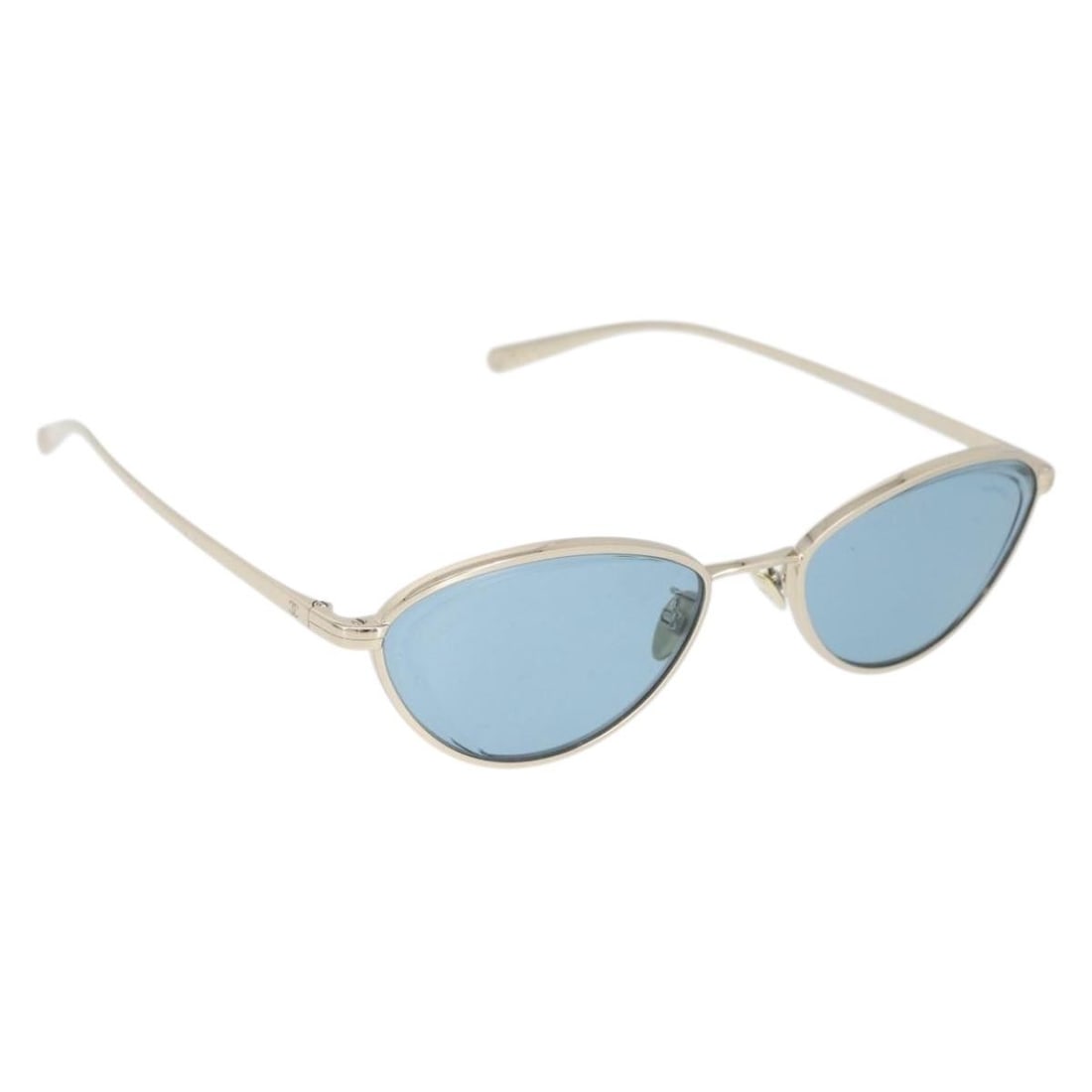 Blue Metal CHANEL CC Sunglasses for Women with Dust Bag and Box: Blue Metal CHANEL CC Sunglasses for Women with Dust Bag and Box These CHANEL sunglasses feature a sleek metal frame in blue, designed specifically for women. Made in Italy, they offer a stylish and so