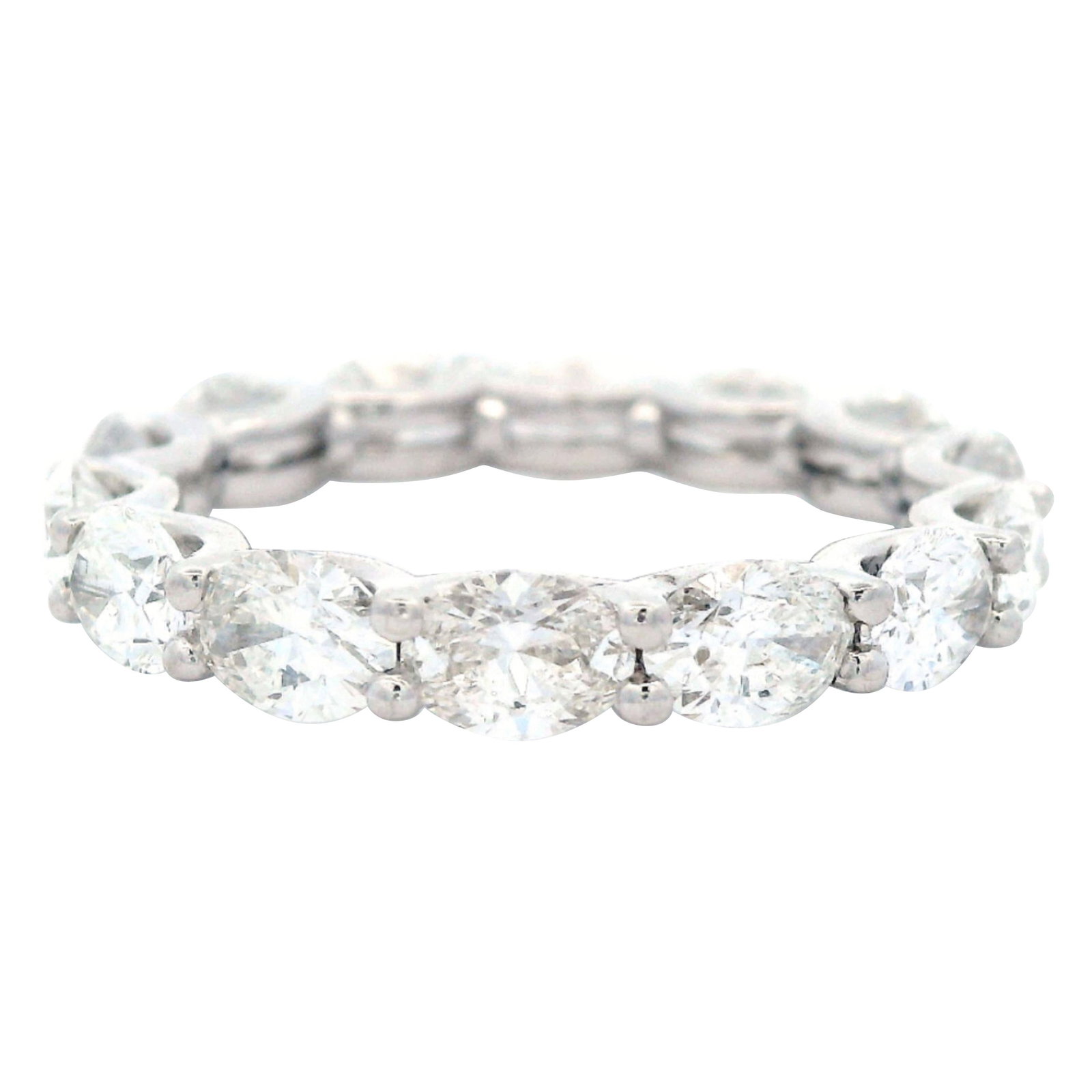 3.67ct Oval Cut Diamond Eternity Band 18k White Gold: 3.67ct Oval Cut Diamond Eternity Band 18k White Gold This exquisite East-West eternity band features 19 stunning oval cut diamonds totaling 3.67 carats, showcasing F/G color and VS clarity. Crafted fr