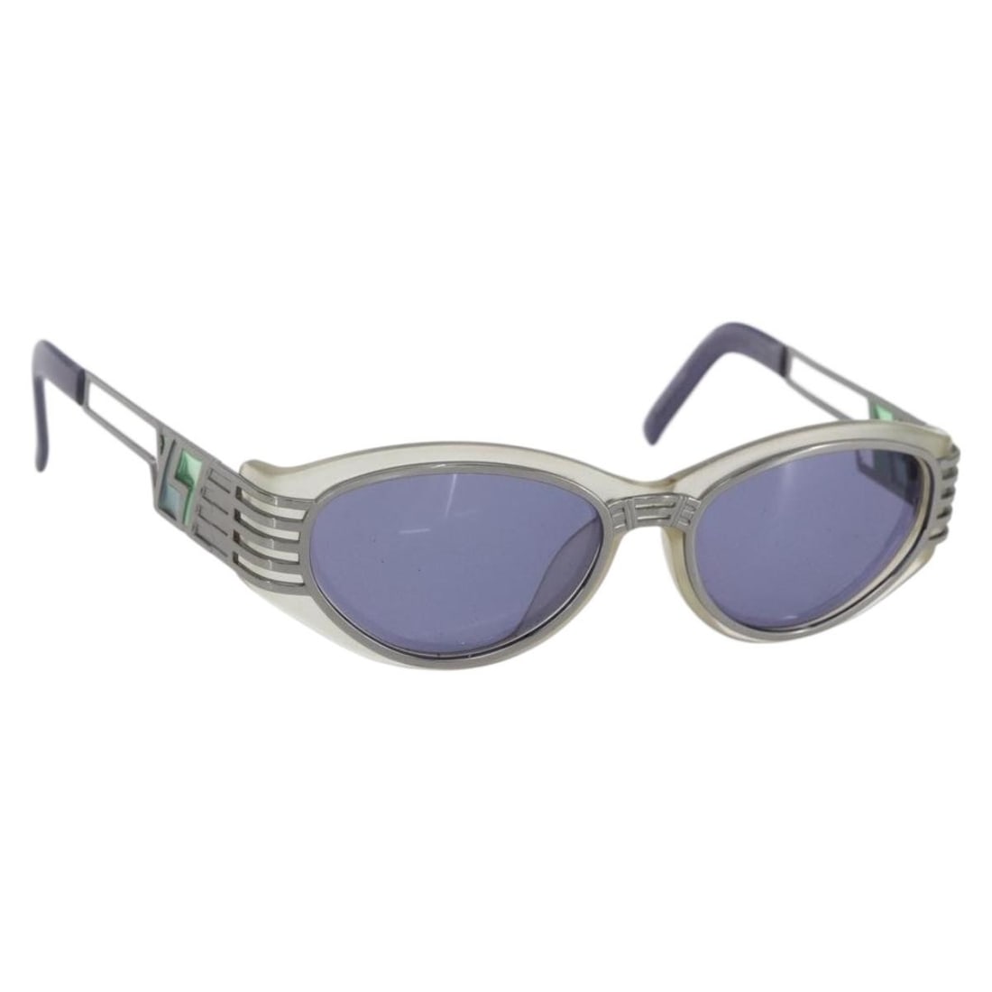 Silver Metal SAINT LAURENT Sunglasses with Case: Silver Metal SAINT LAURENT Sunglasses with Case These SAINT LAURENT sunglasses feature a silver-tone metal frame, offering a stylish and modern look. The sunglasses are made in Japan and come with an