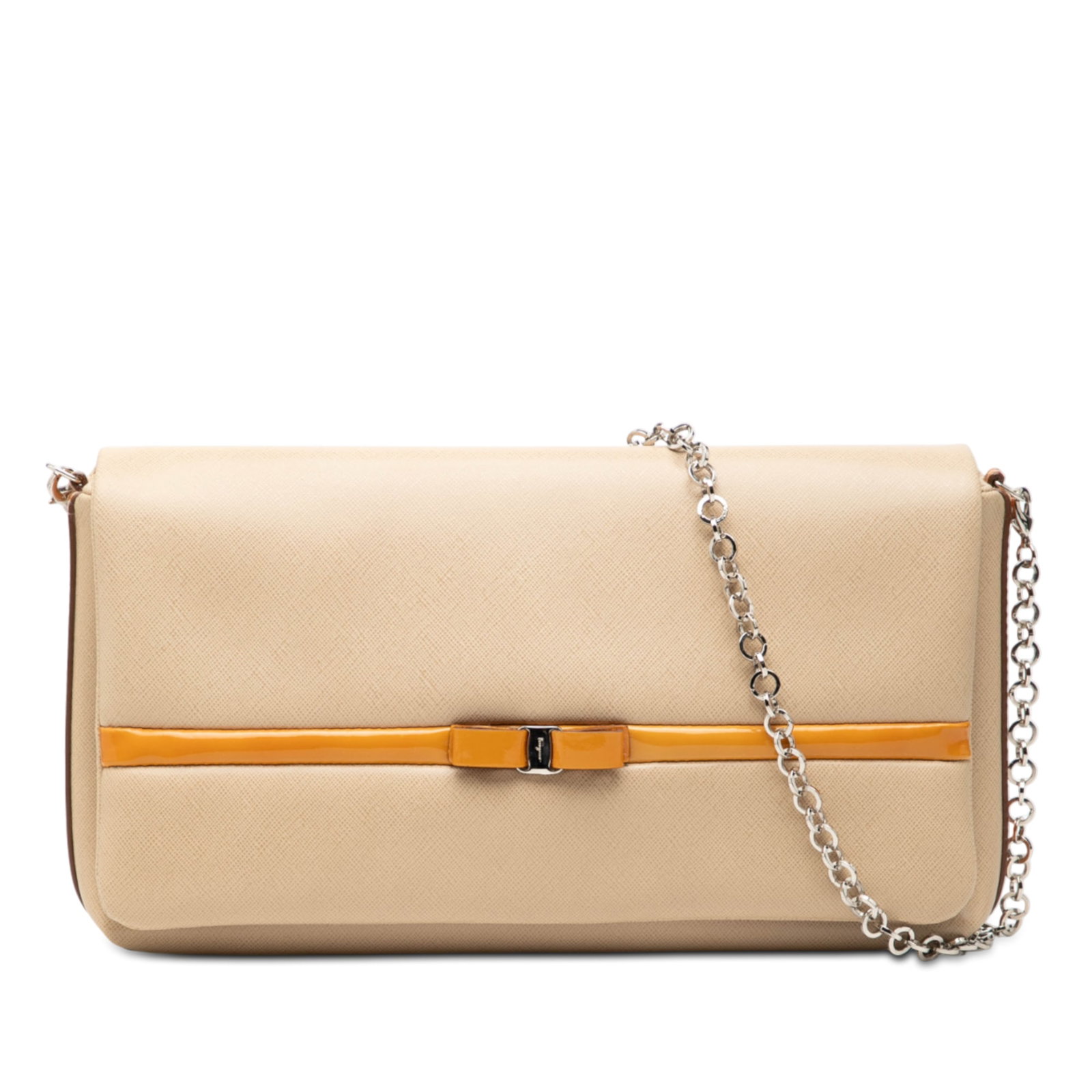 Vara Bow Chain Shoulder Bag in Brown Leather by Ferragamo: Vara Bow Chain Shoulder Bag in Brown Leather by Ferragamo This Ferragamo shoulder bag showcases a leather body with a top flap featuring a magnetic snap closure and a signature Vara bow. It is equippe