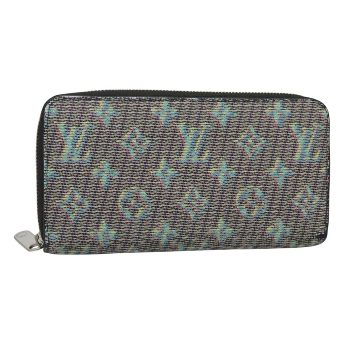 Green Canvas Louis Vuitton Zippy Wallet NM Monogram Design: Green Canvas Louis Vuitton Zippy Wallet NM Monogram Design This Louis Vuitton Zippy Wallet NM features the iconic Monogram LV Pop design on green canvas, tailored for women. It offers a compact and fu