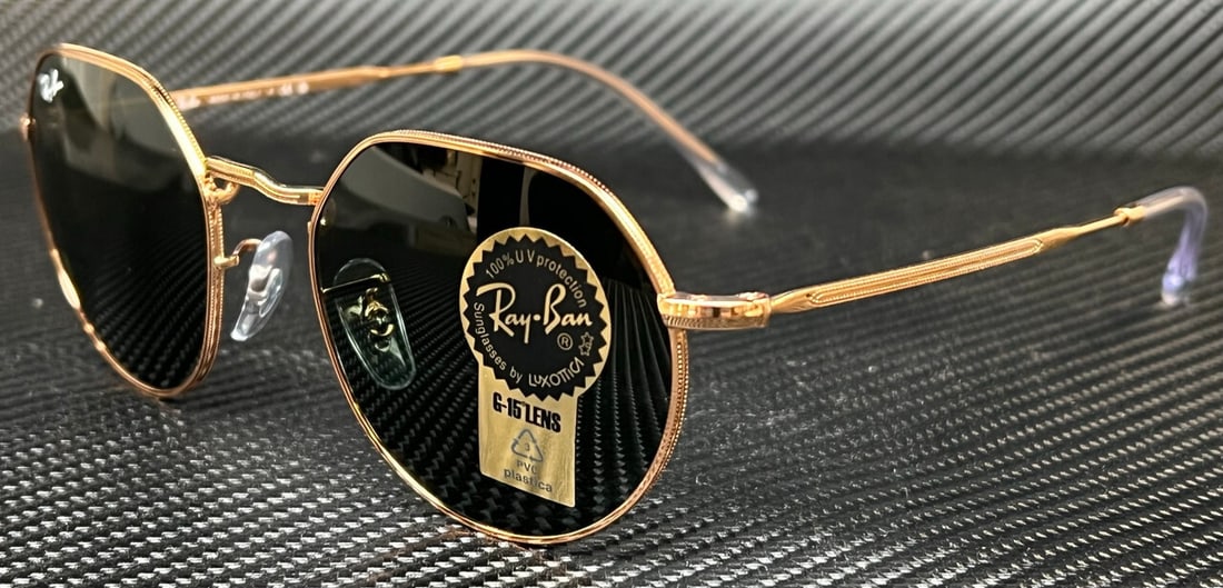 Ray Ban RB3565 920231 Rose Gold Green Unisex Sunglasses: Ray Ban RB3565 920231 Rose Gold Green Unisex Sunglasses Elevate your style with these Ray Ban RB3565 sunglasses, featuring a stunning rose gold frame paired with green lenses. Designed for unisex wear