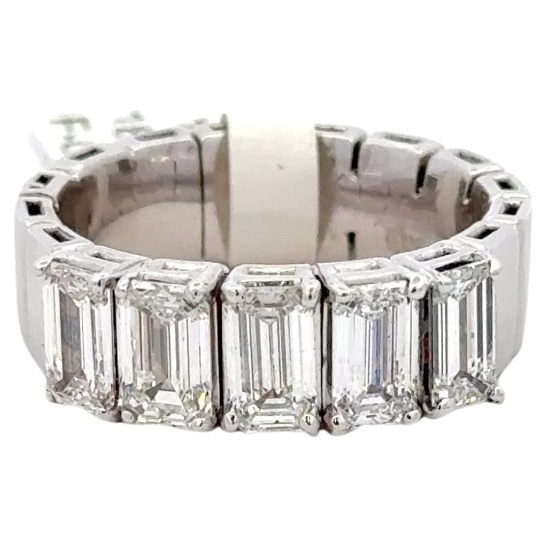 Italian 18K White Gold 5 Stone Emerald Cut Diamond Band 2.65ct: Italian 18K White Gold 5 Stone Emerald Cut Diamond Band 2.65ct This stunning Italian wedding band is crafted from 18K white gold and features five exquisite emerald cut diamonds totaling 2.65 carats,