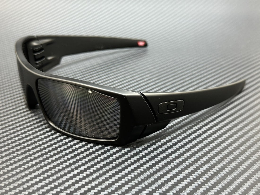 Oakley OO9014 28 Matte Black Prizm Black Polarized Sunglasses (1 of 5)